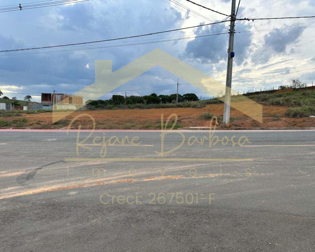 Sua Oportunidade no Residencial Bela Casa, em Guaratinguetá! Se você busca um investimento com potencial de valorização, este terreno no Residencial Bela Casa, um bairro novo e em crescimento na cidade de Guaratinguetá, é a escolha ideal! 📐 Medidas perfeitas: 8 metros de frente por 20 metros de lateral 📍 Ótima localização: acesso fácil e estratégico ✅ Documentação regularizada, pronta para transferência Este é o momento de garantir um lote em um local planejado para quem valoriza conforto e qualidade de vida. Não perca essa oportunidade! Entre em contato agora mesmo e comece a planejar o futuro no lugar certo!