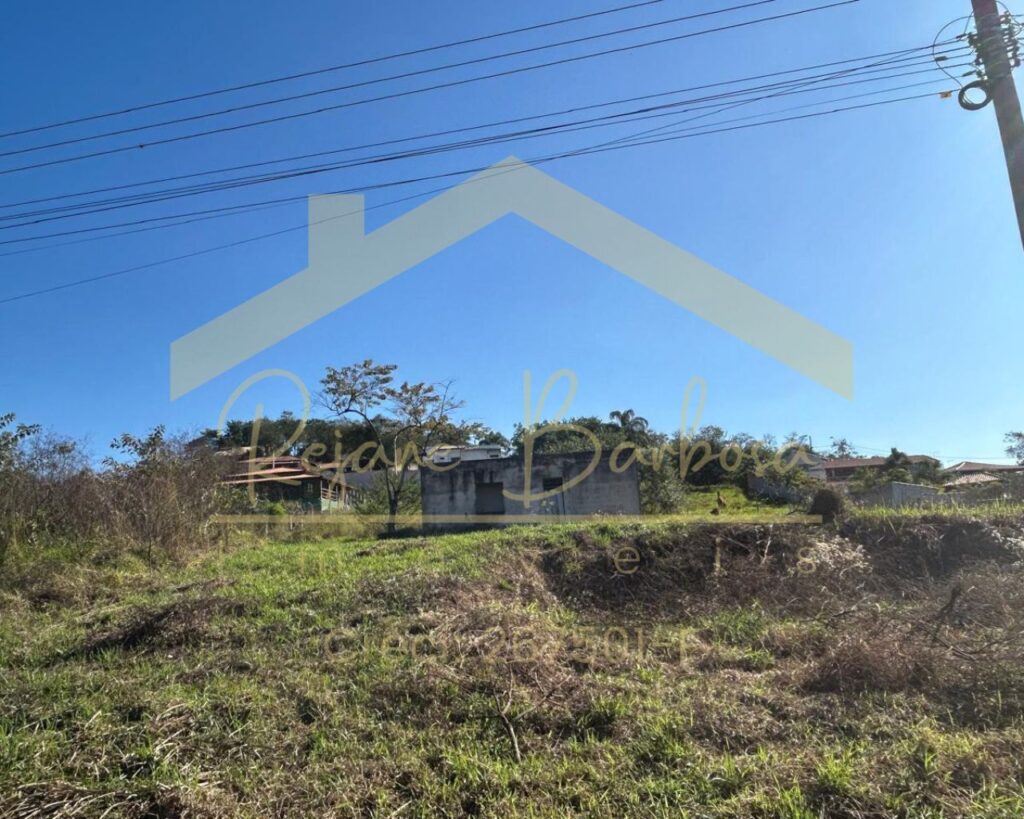 Terreno de 1.213 à Venda no Bairro Chácaras Piagui – Oportunidade Imperdível! Descubra um lugar tranquilo e espaçoso para concretizar seus planos! Este terreno de 1.213m², localizado no bairro Chácaras Piagui, oferece o ambiente perfeito para construir o espaço dos seus sonhos. E tem mais: o mesmo proprietário dispõe de um terreno ao lado, com 1.092m², ideal para quem deseja ampliar as possibilidades e criar um local ainda mais completo e confortável. Imagine as possibilidades: 🏡 Uma casa para relaxar e aproveitar a natureza; 🎉 Um salão de festas perfeito para reunir amigos e familiares; 🌳 Um espaço com muita área verde e privacidade. Destaques do terreno: ✔ Local tranquilo e de fácil acesso; ✔ Ambiente perfeito para moradia ou lazer; ✔ Potencial para diversas construções. Não perca esta oportunidade única! Agende uma visita e venha conhecer o espaço ideal para realizar seus projetos. 📞 Entre em contato e garanta já esse excelente investimento!