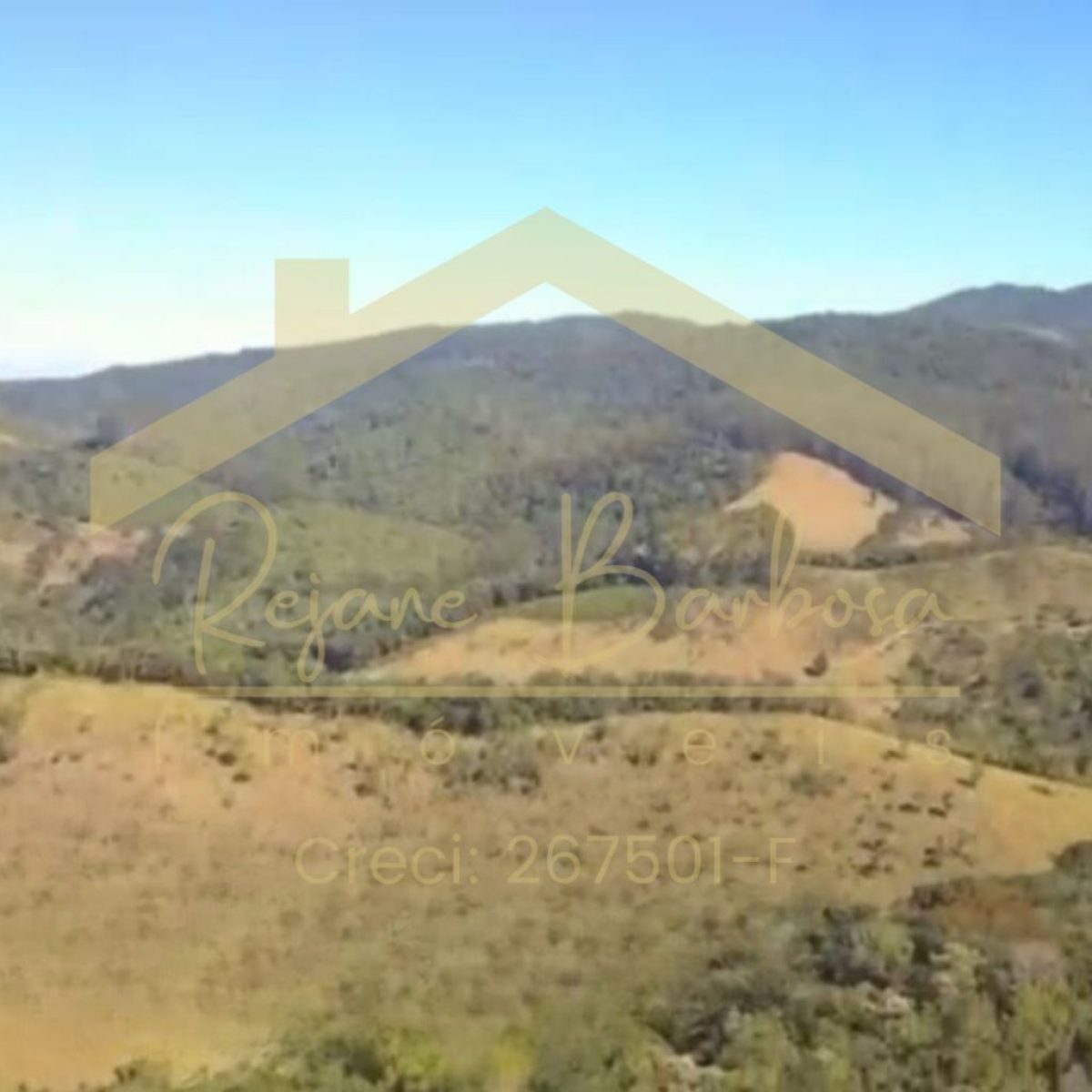Encante-se com Este Imóvel Rural Exclusivo em Cunha/SP Descubra o refúgio perfeito para quem busca tranquilidade, beleza natural e exclusividade. Este imóvel rural localizado no Bairro Paraibuna, em Cunha/SP, próximo ao Parque Estadual da Serra do Mar, oferece tudo o que você sempre desejou: ✨ 3 alqueires de área com potencial único 💧 3 nascentes de água pura 🌄 Vista 360° de tirar o fôlego 🚗 Acesso privativo para sua total comodidade 🏞 Altitude de 1200 metros, ideal para clima ameno Além disso, a localização estratégica e a documentação regularizada tornam esta propriedade uma oportunidade imperdível. Agende já sua visita e venha conhecer um espaço onde a natureza e a exclusividade se encontram. Transforme este sonho em realidade!