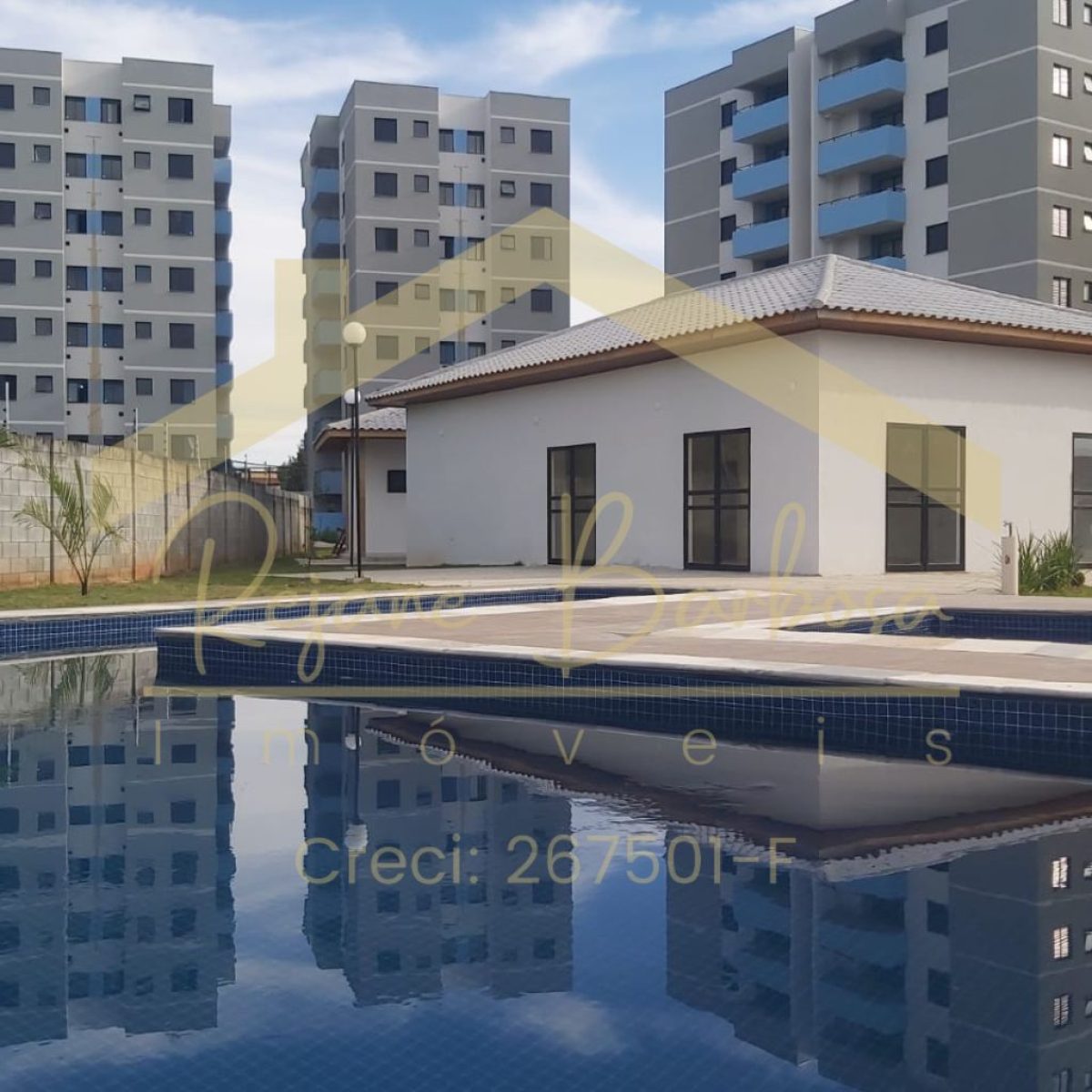 Apartamento Novo na Chácara Selles: Conforto, Exclusividade e Valorização! Apresentamos uma oportunidade única para morar ou investir em Guaratinguetá. Este apartamento novo, nunca utilizado, está localizado no prestigiado bairro Chácara Selles, com uma estrutura perfeita para sua família ou negócio. 🏠 Área privativa de 53,80 m² bem planejados 🛏 2 dormitórios aconchegantes 🚗 Garagem para 1 carro ✔ Infraestrutura completa com todos os serviços públicos Condomínio Clube Home Club Splendore: Um espaço projetado para proporcionar segurança, conforto e diversão para toda a família. 📍 Localização estratégica em um dos bairros mais valorizados de Guaratinguetá: Ao lado do Centro Próximo ao Buriti Shopping Fácil acesso à Prefeitura Municipal, rodoviária, escolas renomadas, hospitais e grandes redes de supermercados e atacados ✅ Documentação regularizada, pronta para financiamento ou transferência. Invista em qualidade de vida e valorização imobiliária! Não perca a chance de morar ou investir no bairro que reúne comodidade, exclusividade e praticidade. Agende sua visita agora mesmo!