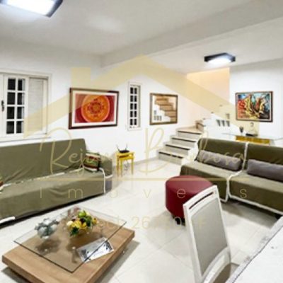 Sua casa em um Sítio na Região mais linda do Brasil, Búzios, para o seu fim de semana, férias ou feriadão. Vem com a gente!!! - 2000 m2 de área verde para as crianças e seu Pet correr e brincar (pet pequeno porte e dócil) - 3 quartos (sendo três suítes) confortáveis e bem arejados - WiFi liberado para fazer suas postagens e navegar tranquilo - Piscina - Fogueira ao ar livre para aquele luau com a familia e amigos - Área de churrasqueira coberta para diversão em família. - Espaço para até 13 hóspedes - Espaço eventos (verificar valores para eventos) - Piscina - ⁠ Condomínio com duas casas - ⁠ As áreas externa do condomínio é espaço comum - ⁠ Casas independentes ( Loft comporta até 3 pessoas e casarão até 13 pessoas) - ⁠ Antes do novo mercado do pescador - ⁠900 m da praia Rasa (praia da gorda) - ⁠4 km da Marina - ⁠7 km de manguinhos - ⁠12 km rua das pedras *R$ 150,00 por pessoa (baixa temporada)* *R$ 200,00 por pessoa (alta temporada)* *R$ 280,00 taxa de limpeza a parte.*